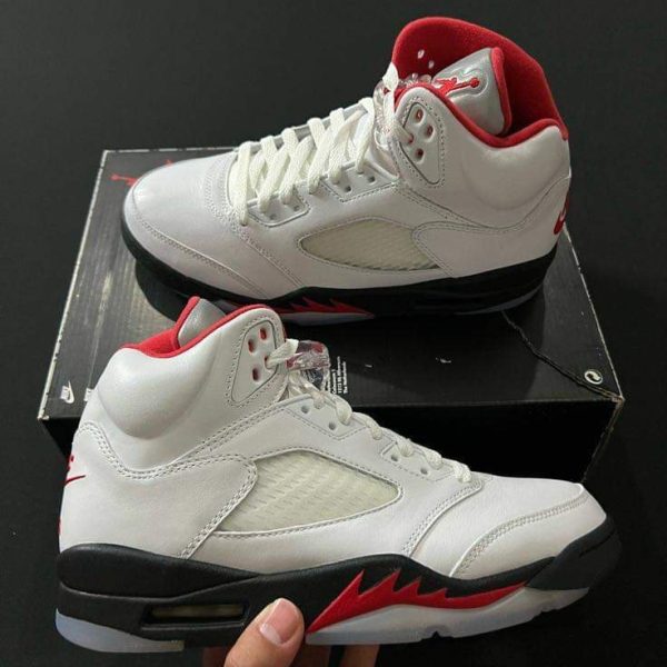 Authentic Jordan sneakers - Image 2