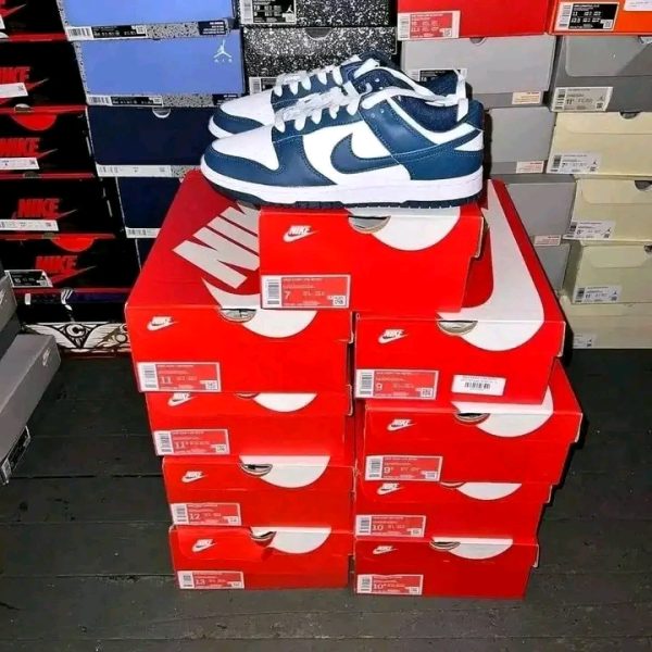 Authentic Nike sneakers - Image 2